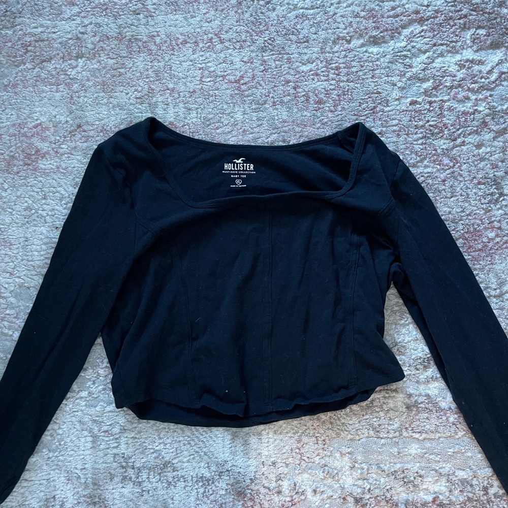 Hollister crop top in black and white